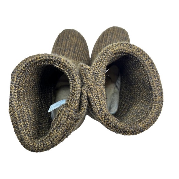 UGG Classic Cardy Boots In Moss Brown Fold Over or Wear tall Size 6 Womens - Picture 2 of 9